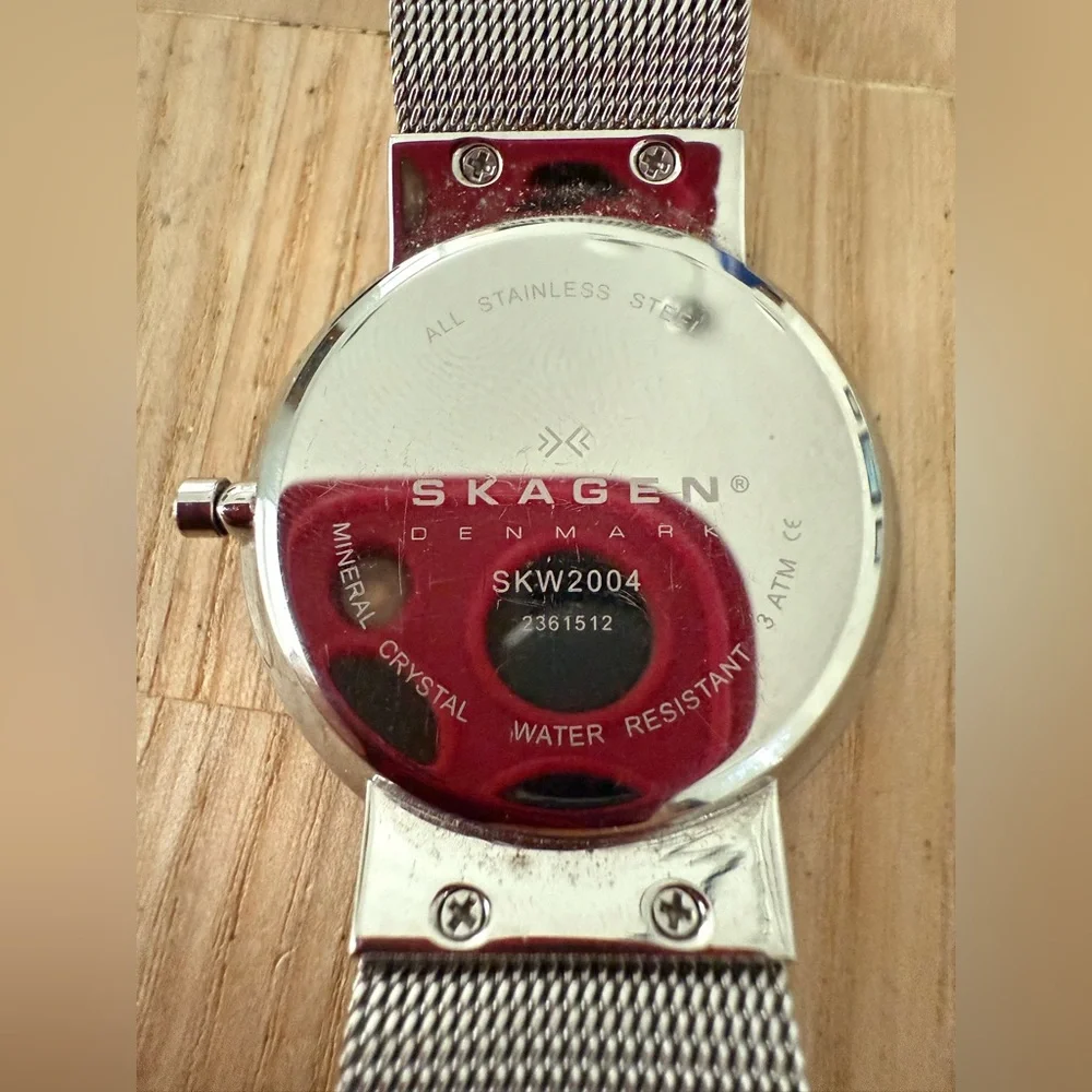 Skagen ladies steel Leonora faceted glass watch NEW BATTERY